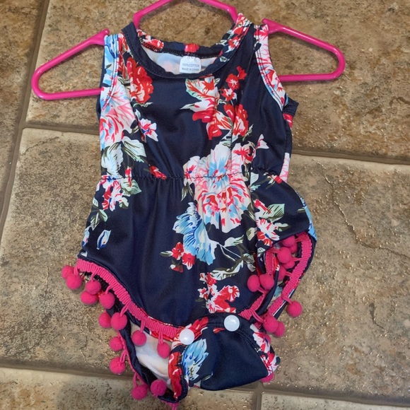 Outfits - Picture 2 of 8